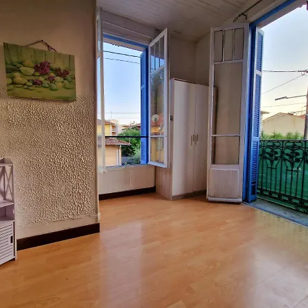 Apartment Charmant Studio Dans Maison Nicoise